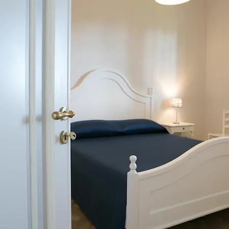 Le Duchesse Nocleg ze śniadaniem 3*