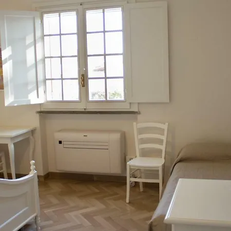 Le Duchesse Nocleg ze śniadaniem 3*