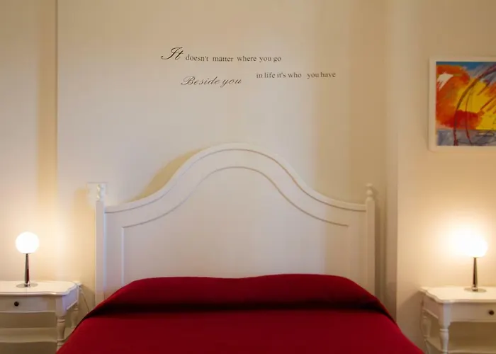 Le Duchesse לינה וארוחת בוקר 3*